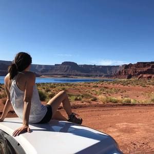 Meet your Posher, Lia